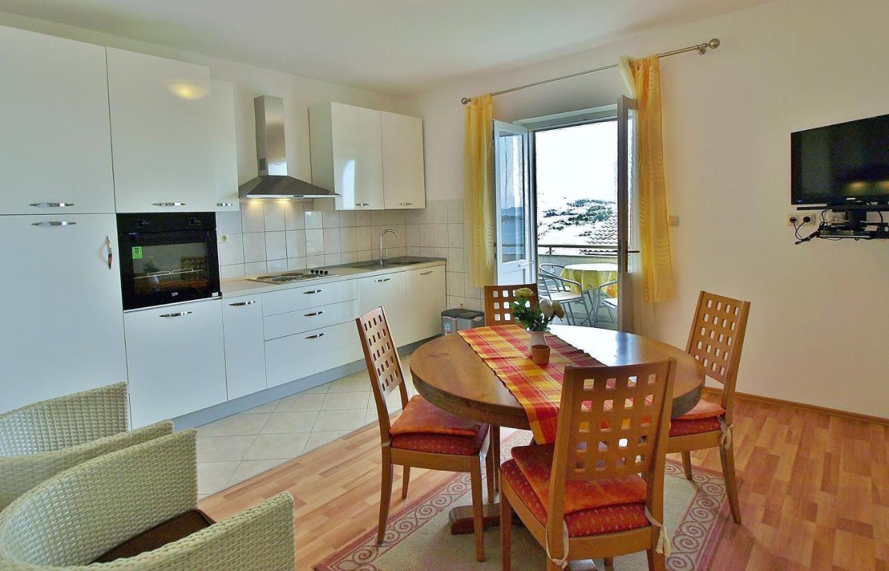 Apartments Biserka Rab Town Eksteriør bilde
